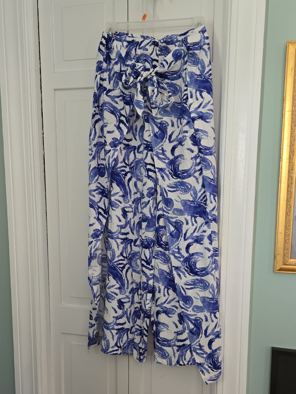 Caribbean Joe White and Blue Brushstroke Tie-Waist Swim Sarong